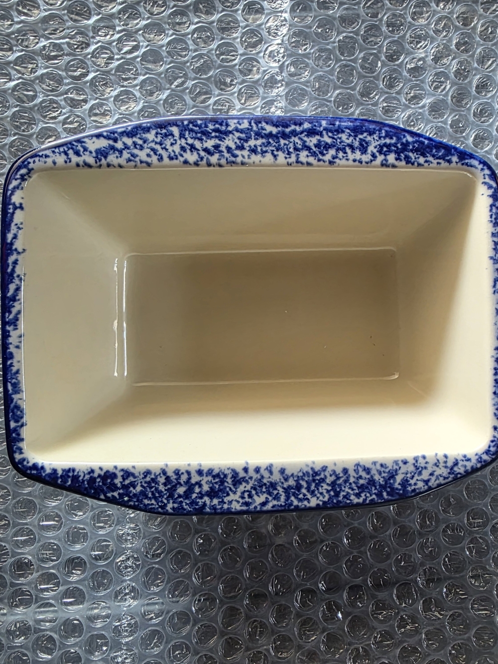 1997 Hartstone Cream and Blue Speckled Ceramic Baking Dish